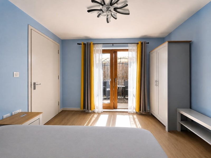 Room Cam Road in Greater London