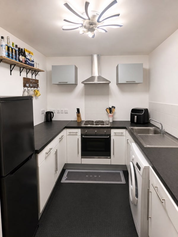 Room Cam Road in Greater London