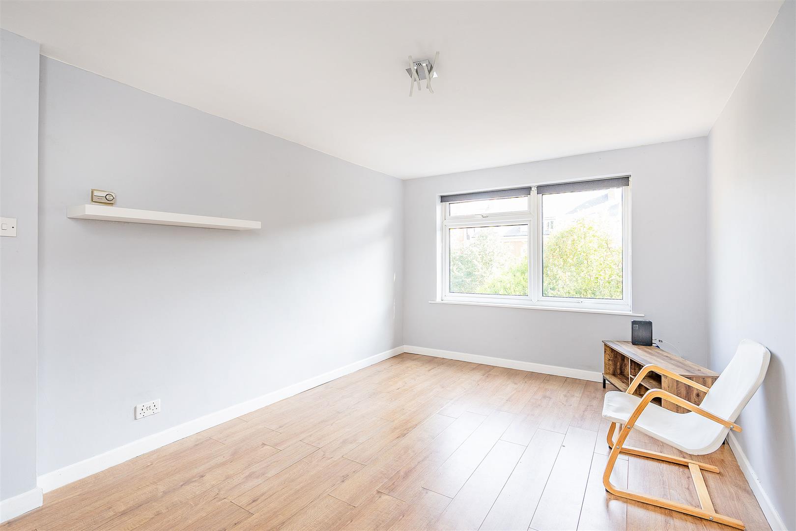 Flat Old Warwick Road in Metropolitan Borough of Solihull
