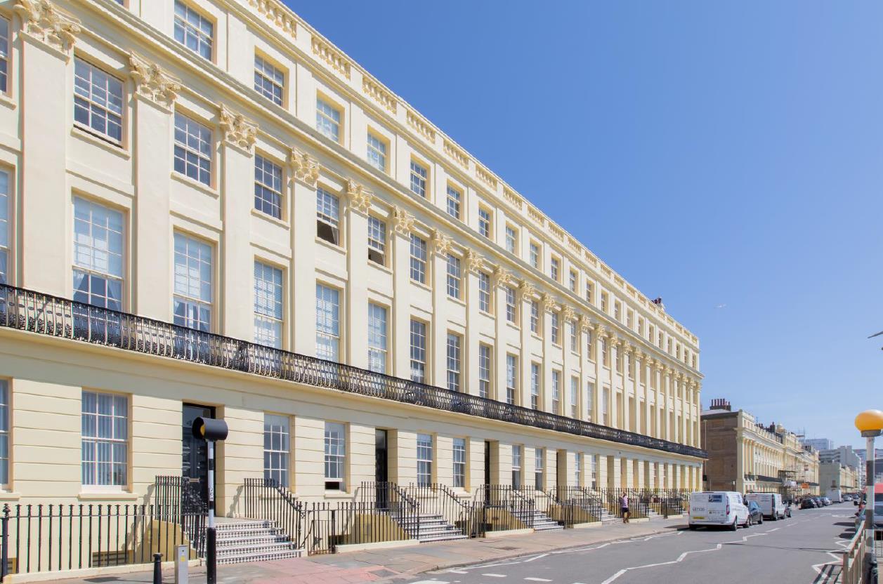 Flat Brunswick Terrace in Hove