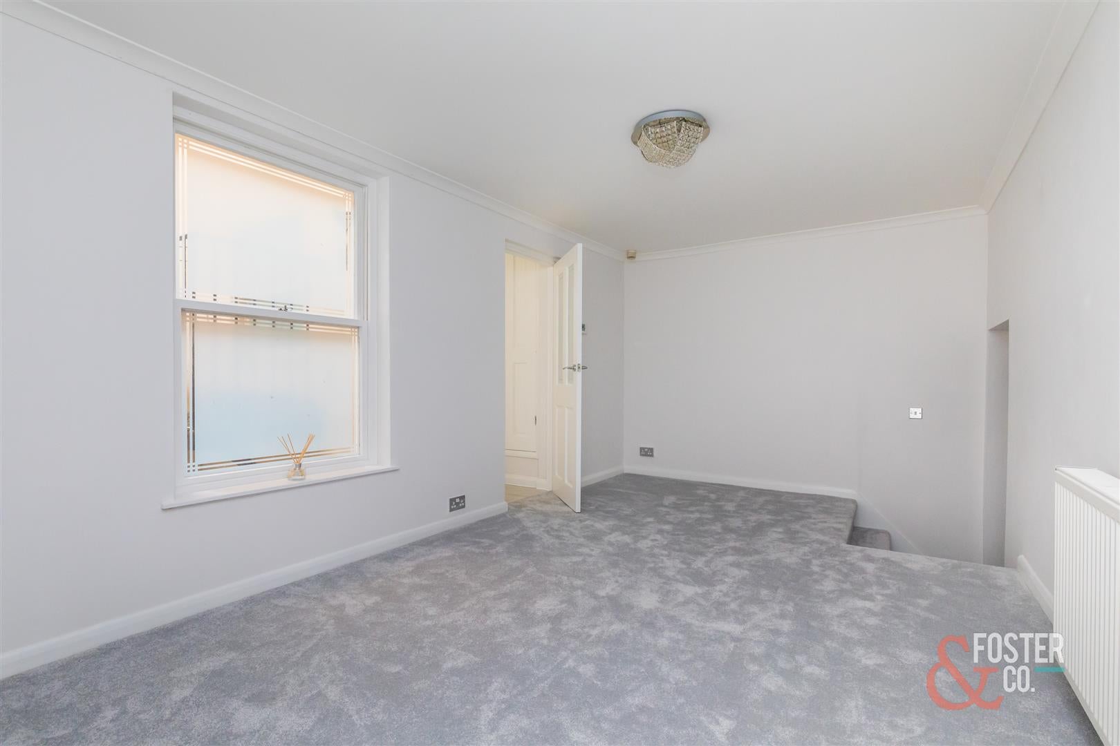 Flat Brunswick Terrace in Hove