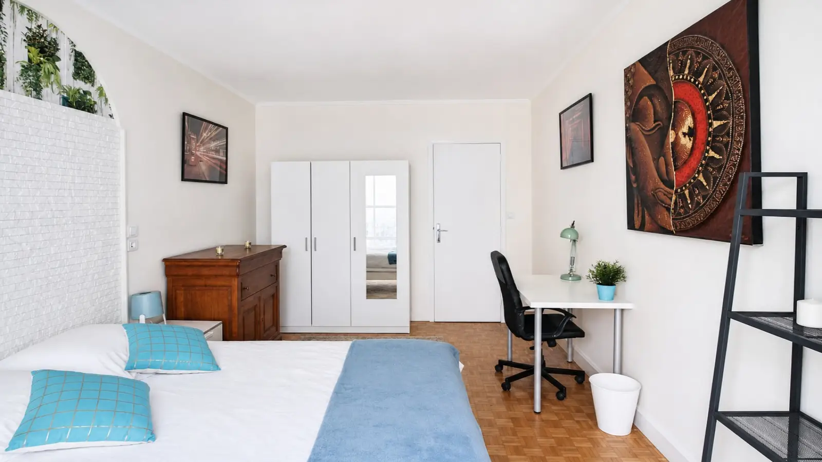 Room Rue des Pyrénées in Paris