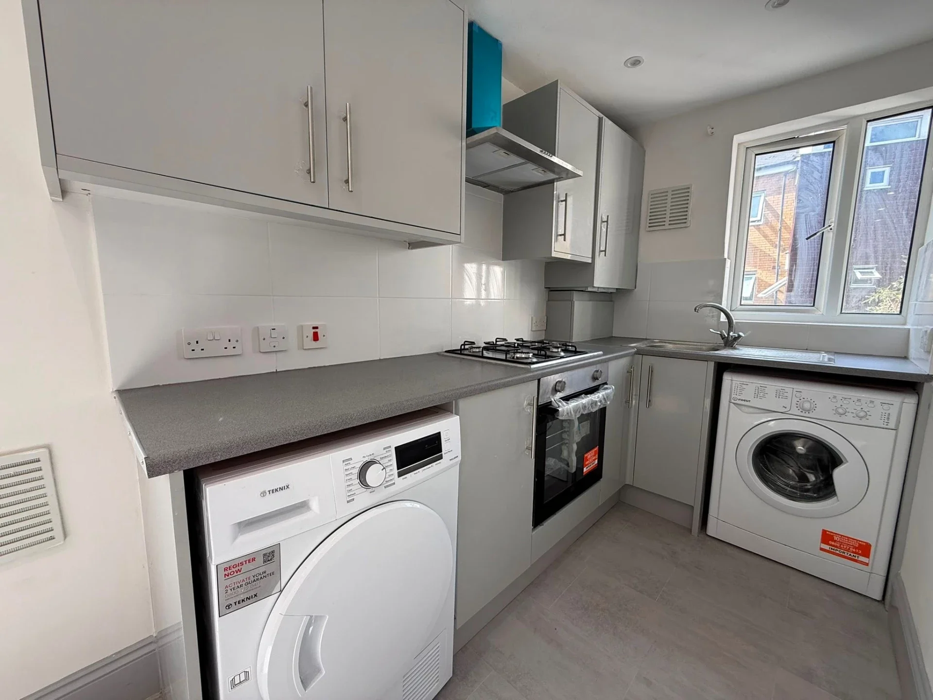 Flat Kilburn Lane in Greater London