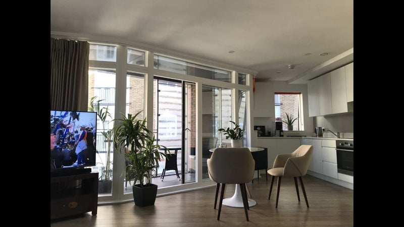 Room Lamb Walk in Greater London