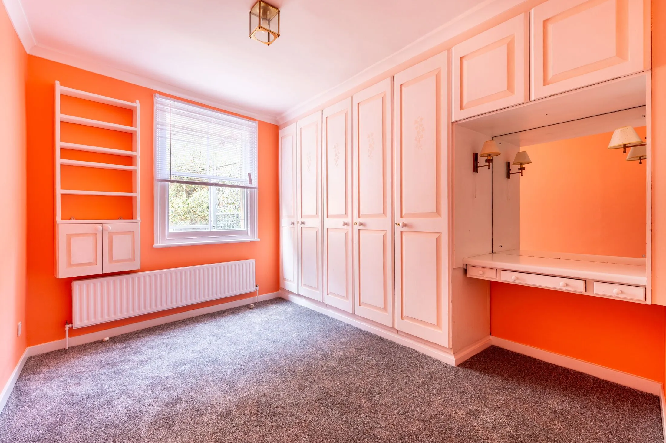 Flat Drayson Mews in Greater London
