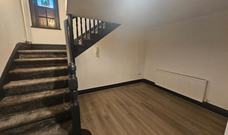 Flat Howbeck Drive in Oxton