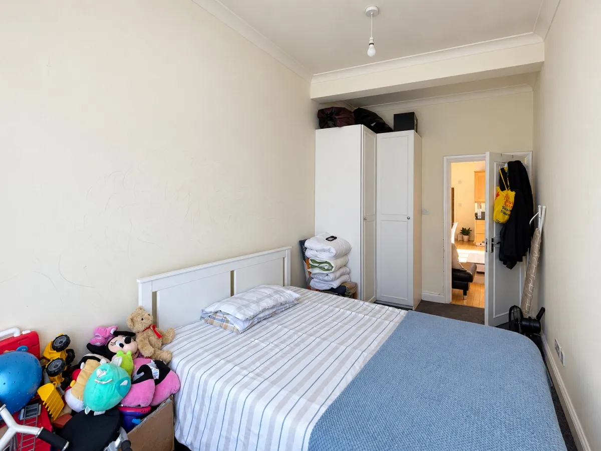 Flat Trade Close in Greater London
