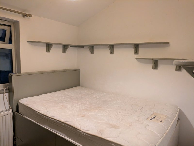 Room Plashet Road in Greater London