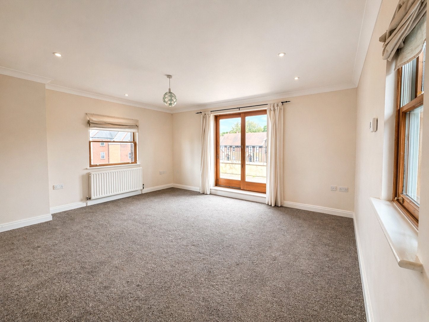 Flat St Georges Yard in Waverley