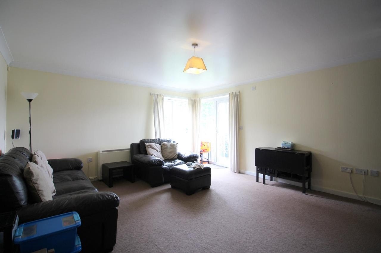 Flat Carmichael Close in Greater London