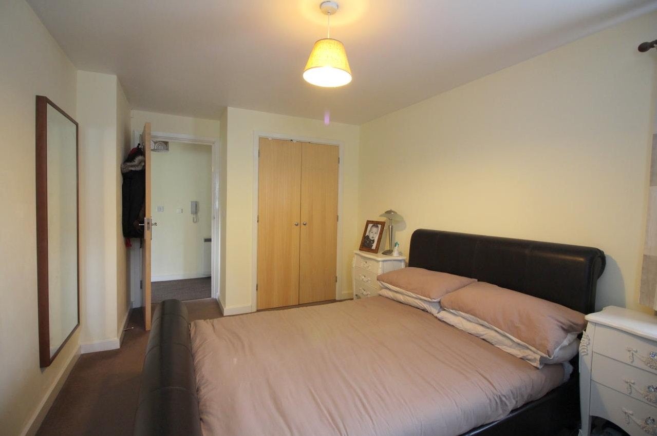 Flat Carmichael Close in Greater London