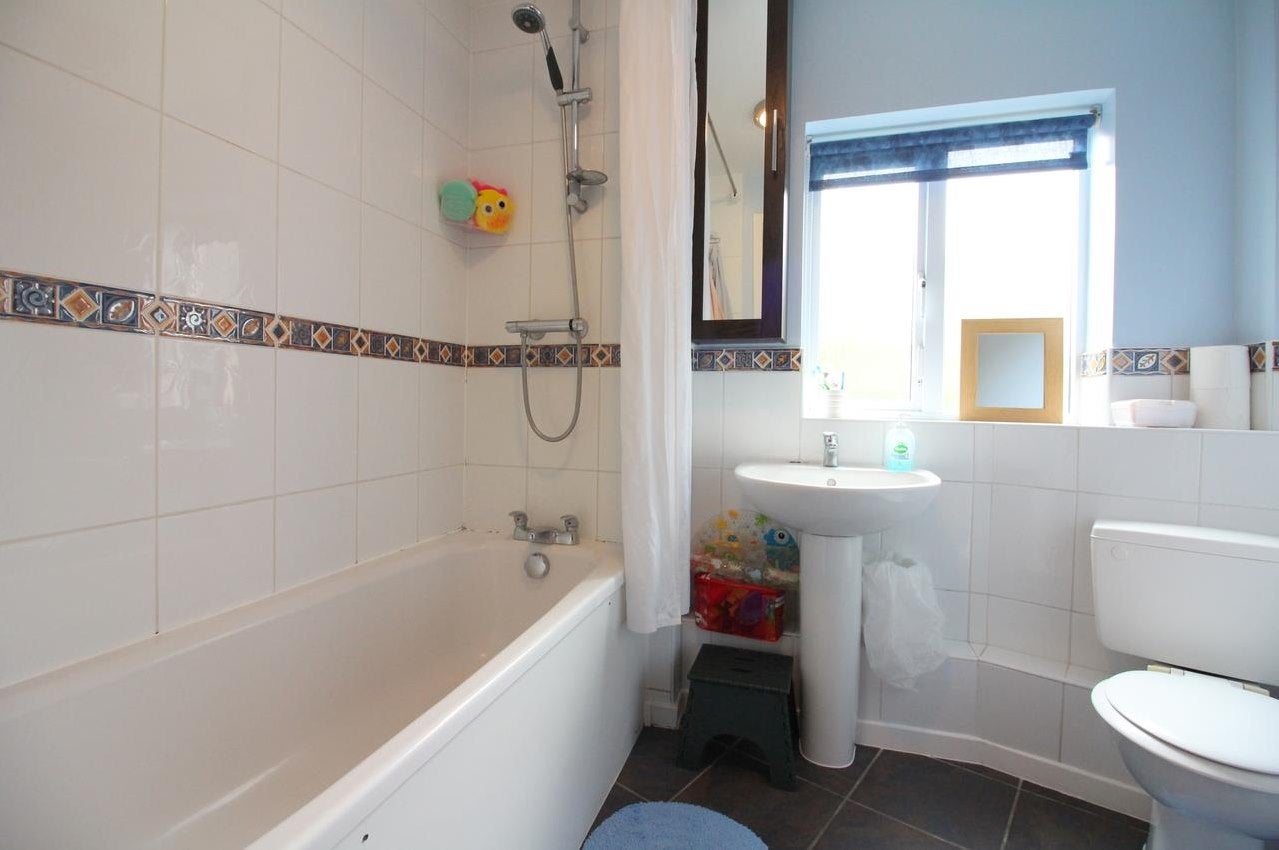Flat Carmichael Close in Greater London