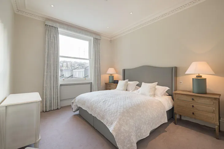 Flat Queen's Gate Place in Greater London