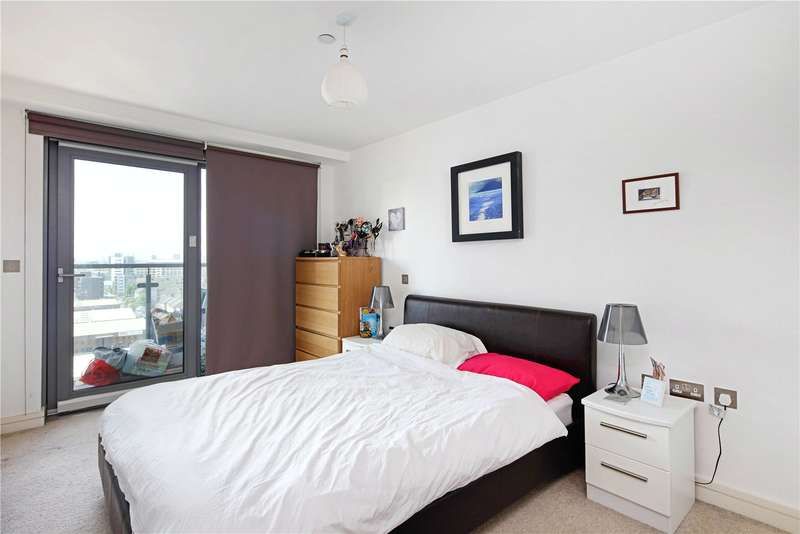Flat Aqua Vista Square in Greater London