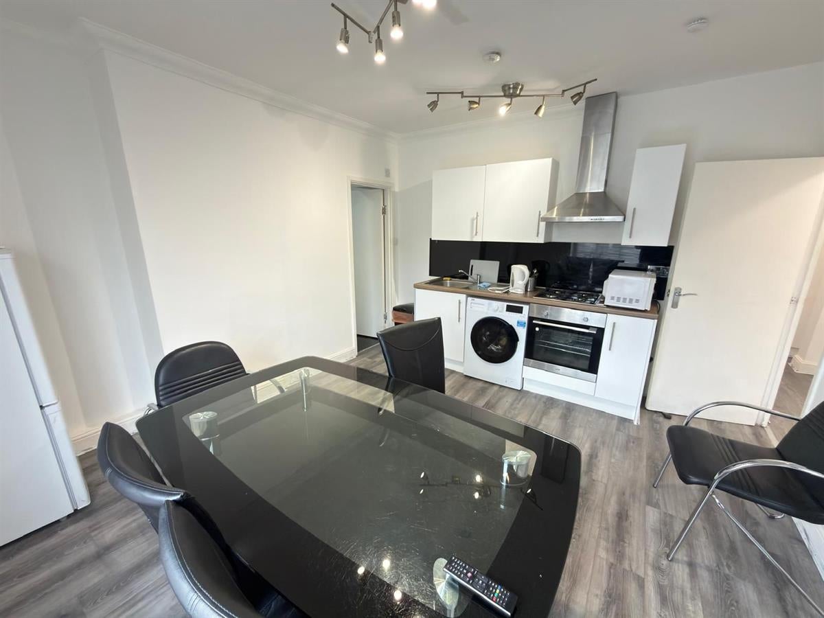 Flat Ossulston Street in Greater London