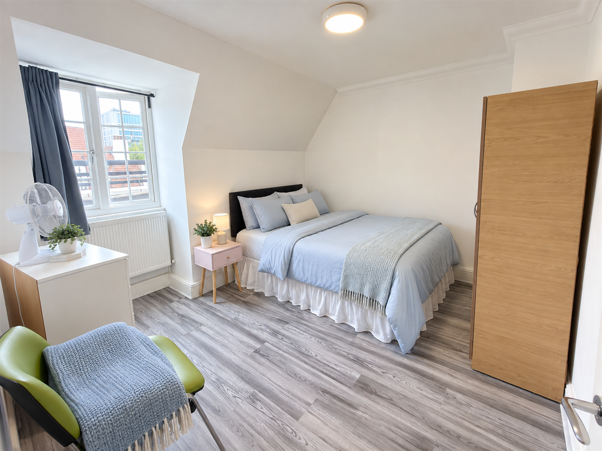 Flat Ossulston Street in Greater London