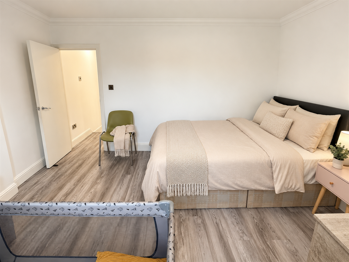 Flat Ossulston Street in Greater London