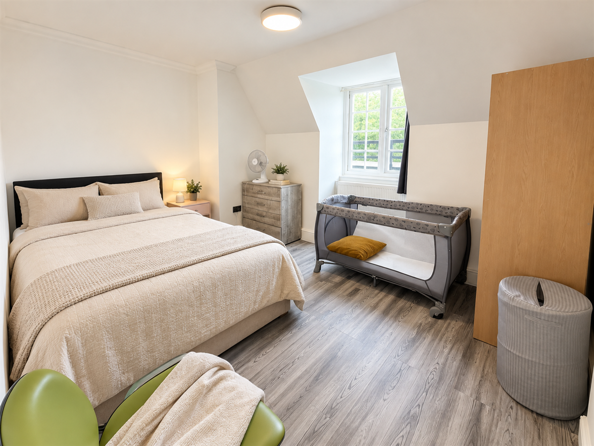 Flat Ossulston Street in Greater London