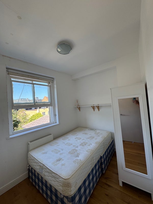 Room Caledonian Road in Greater London