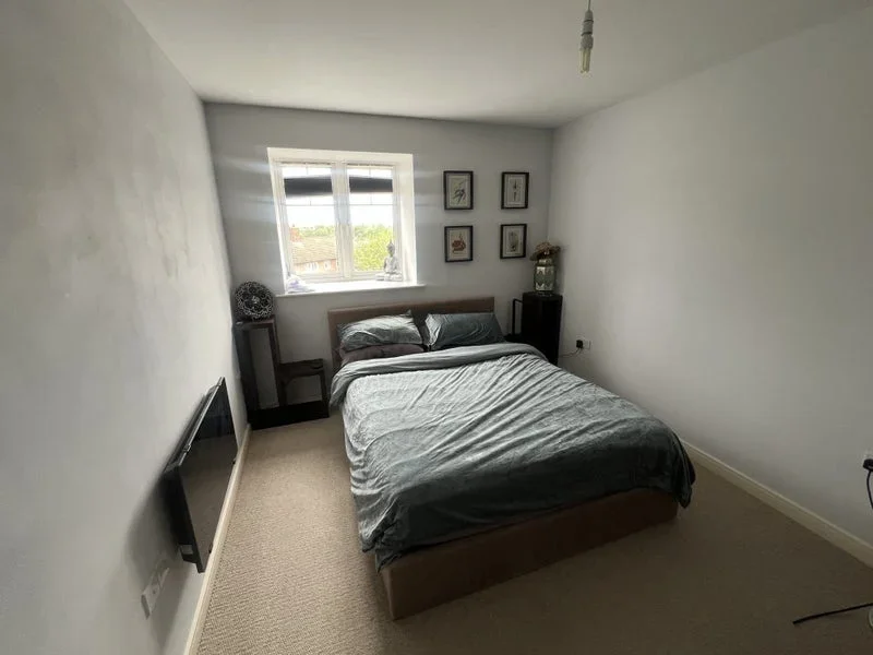 Flat Schoolgate Drive in Greater London