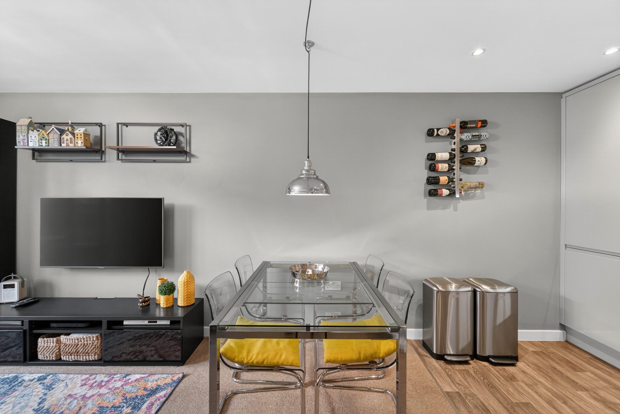 Flat Spring Place in Greater London