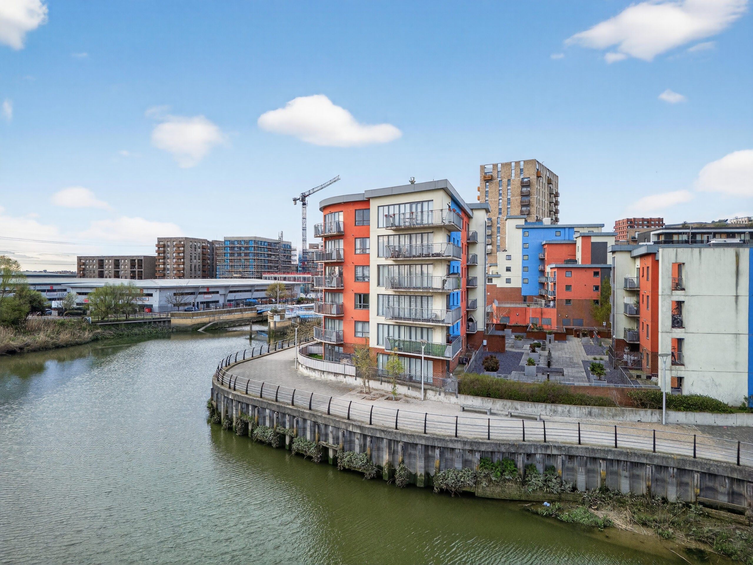 Flat Spring Place in Greater London
