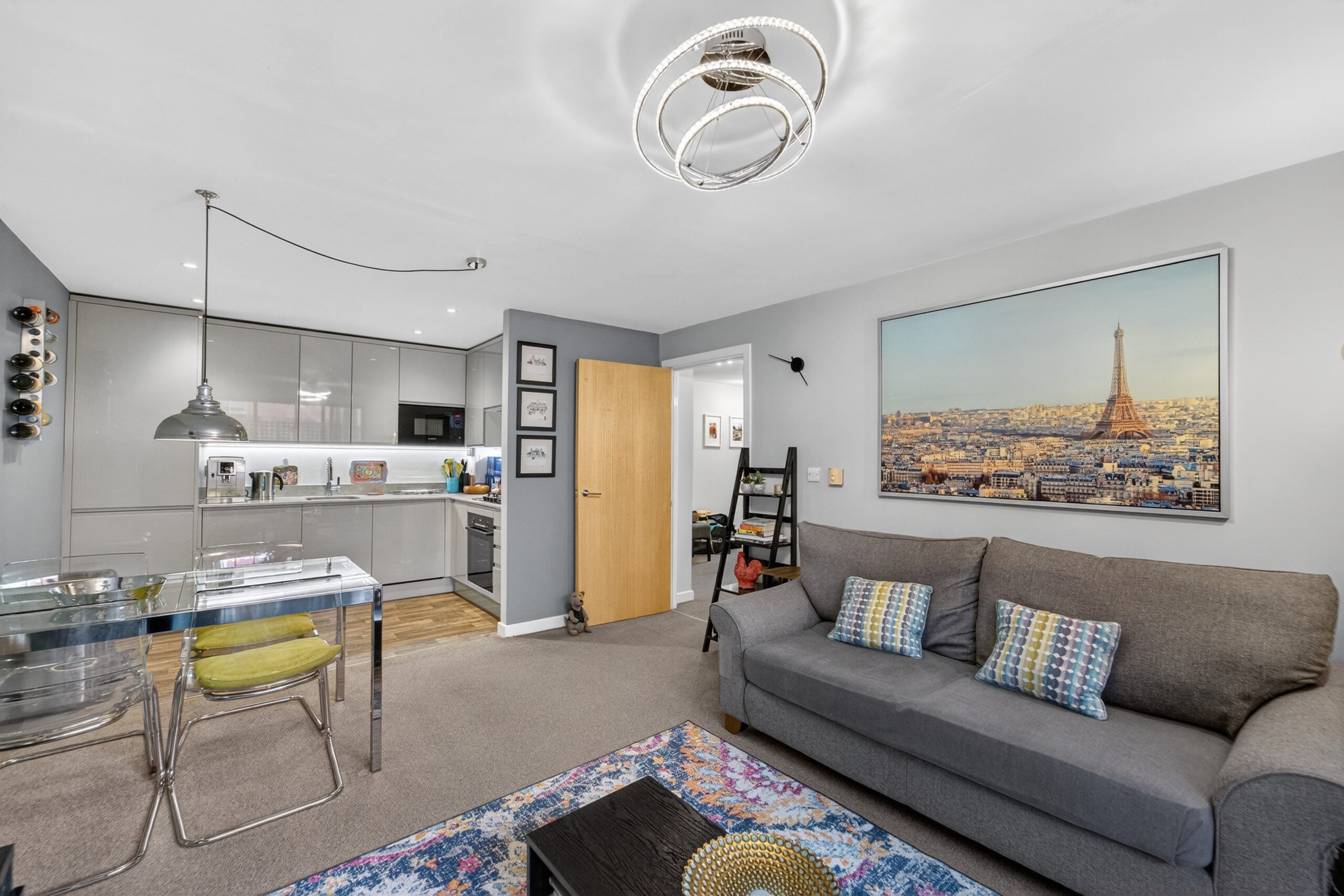 Flat Spring Place in Greater London