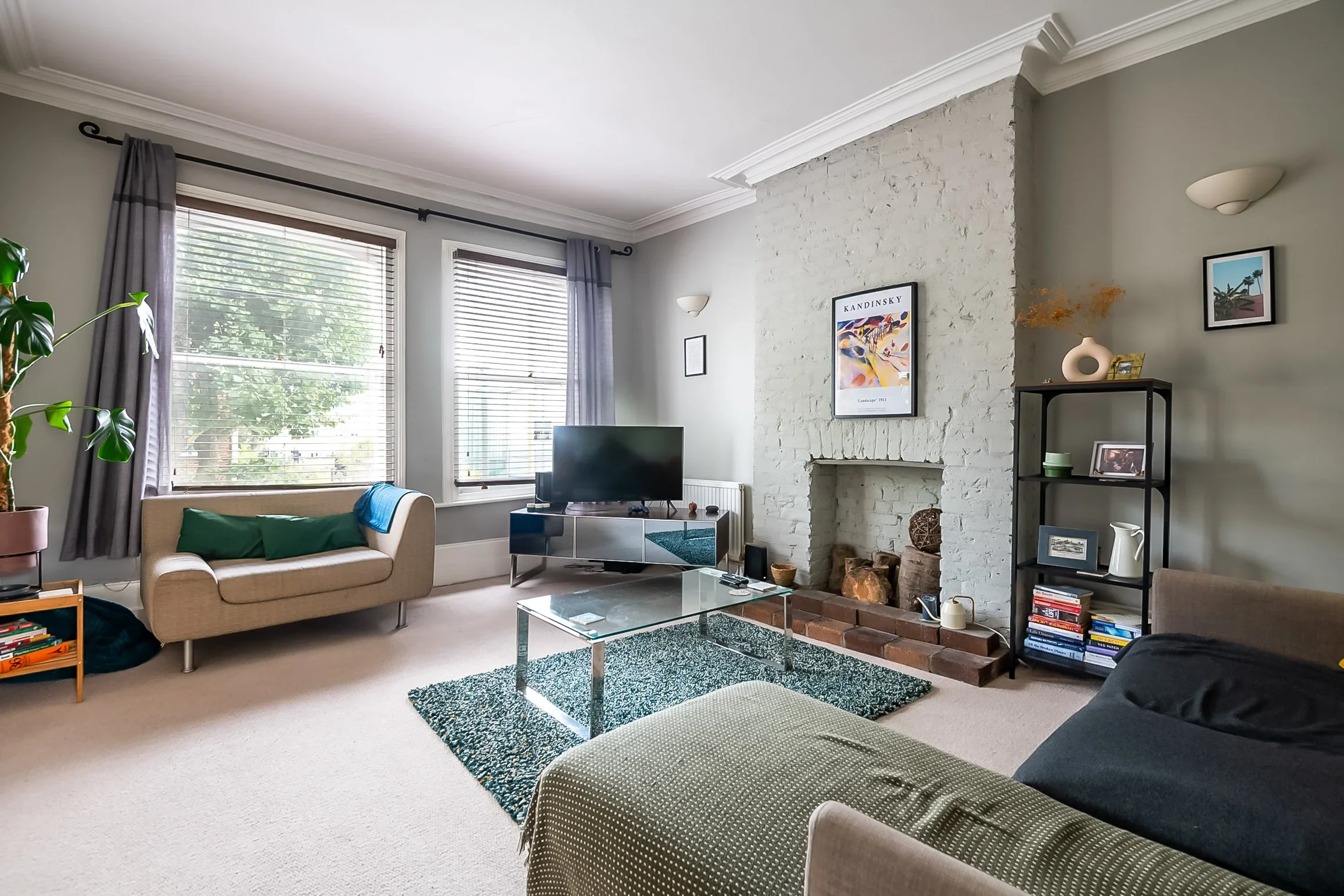 Flat Crockerton Road in Greater London