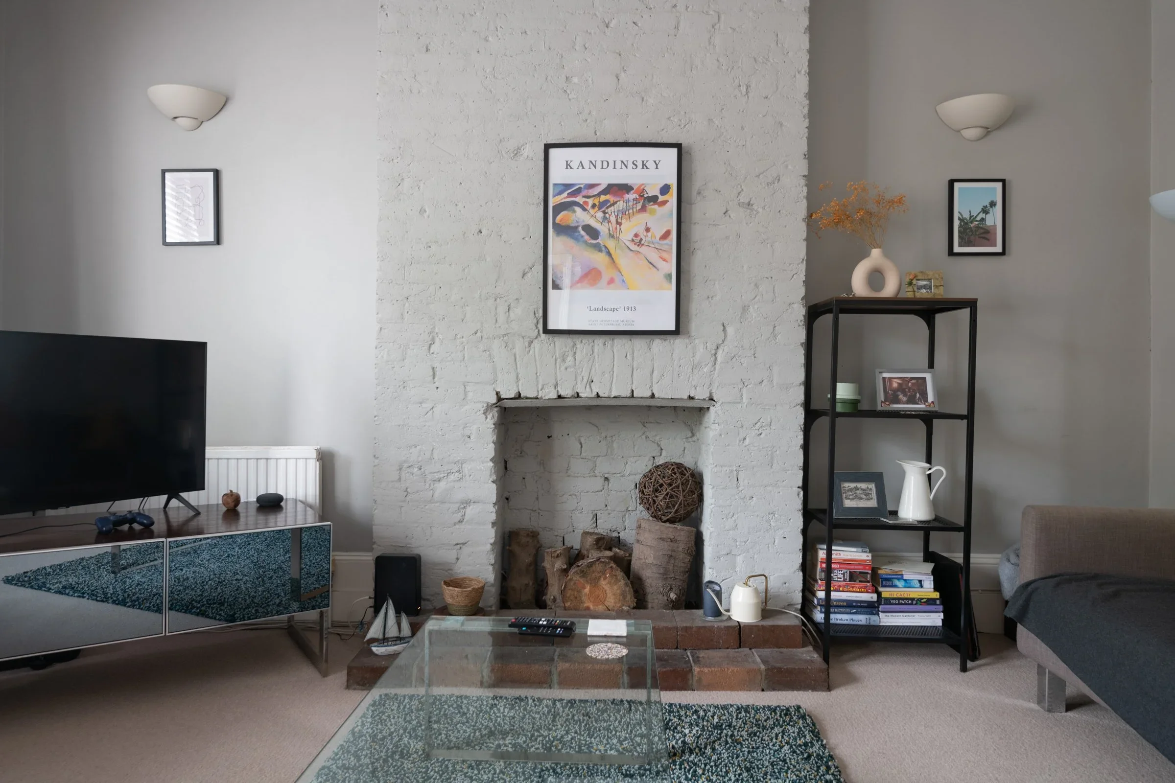 Flat Crockerton Road in Greater London