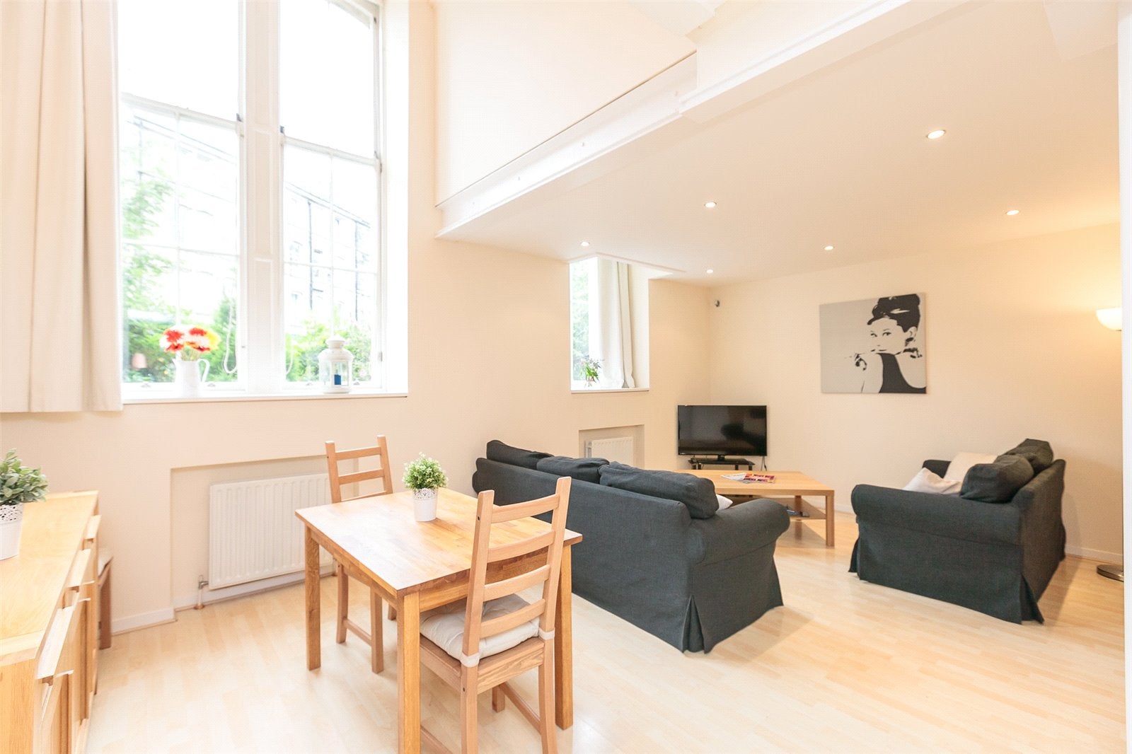 Flat Giles Street in City of Edinburgh