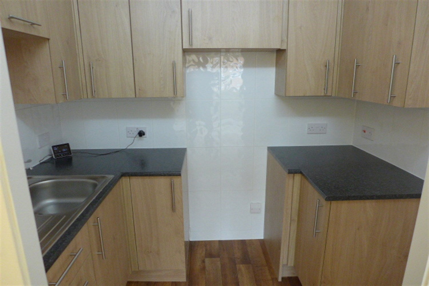 Flat Woodford Avenue in Greater London