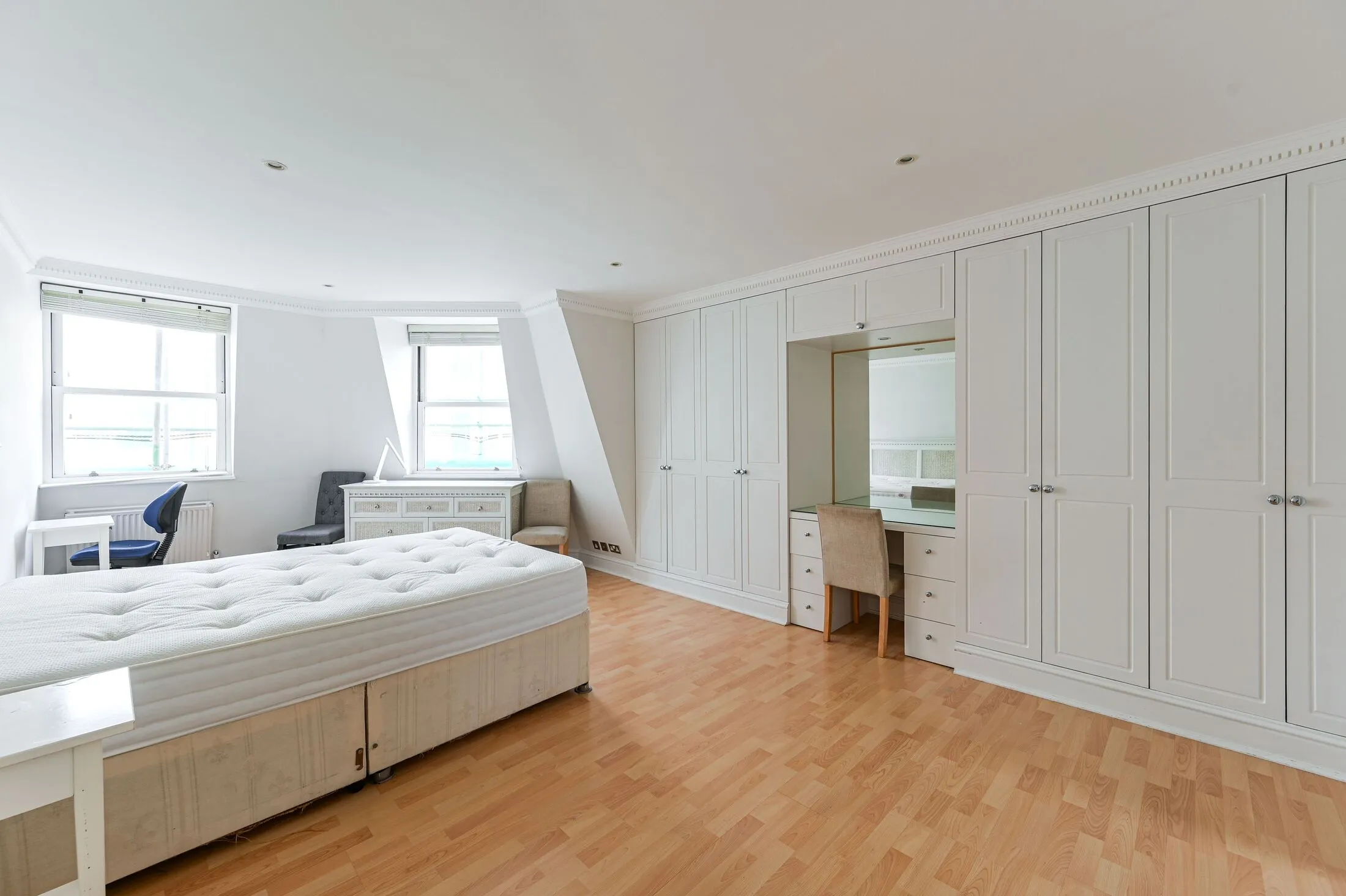 Flat Drayton Gardens in Greater London