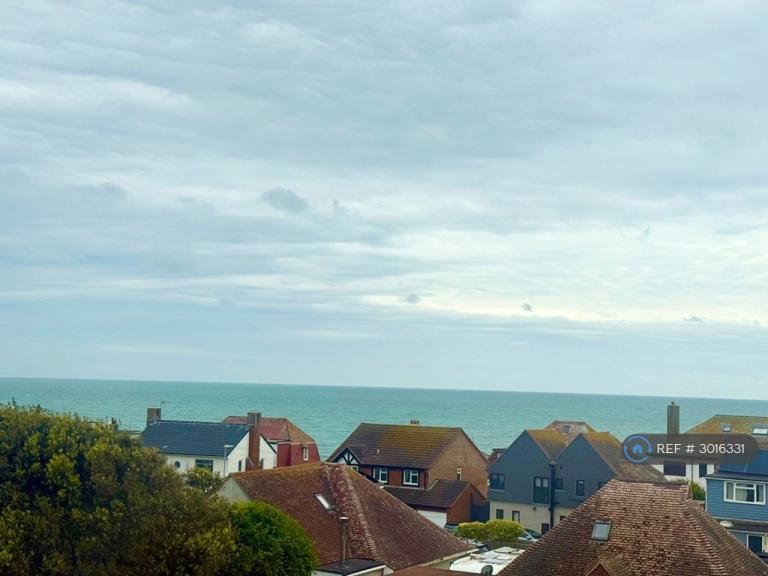 Flat Claremont Road in Seaford