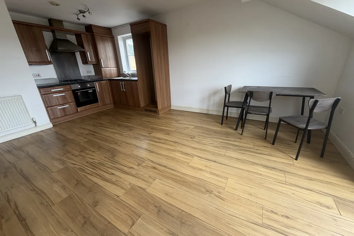 Flat Cranmer Road in Bradford