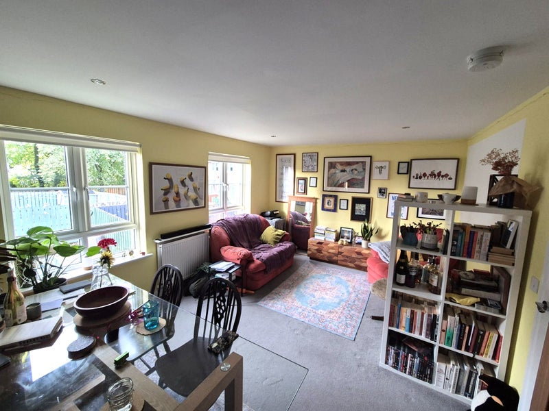 Room Kintore Road in Glasgow