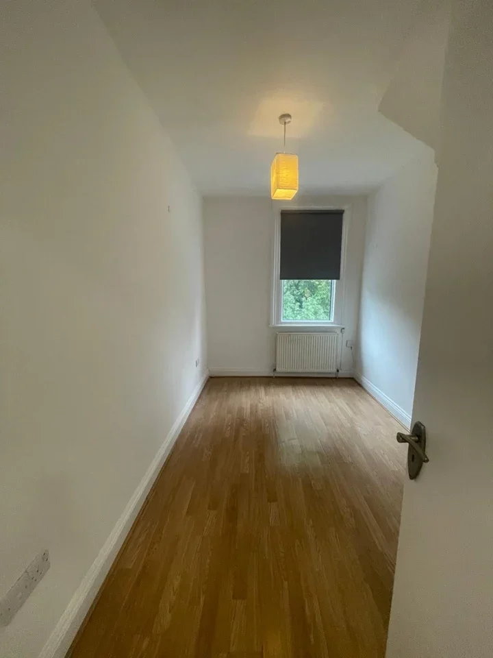 Flat Josephine Avenue in Greater London