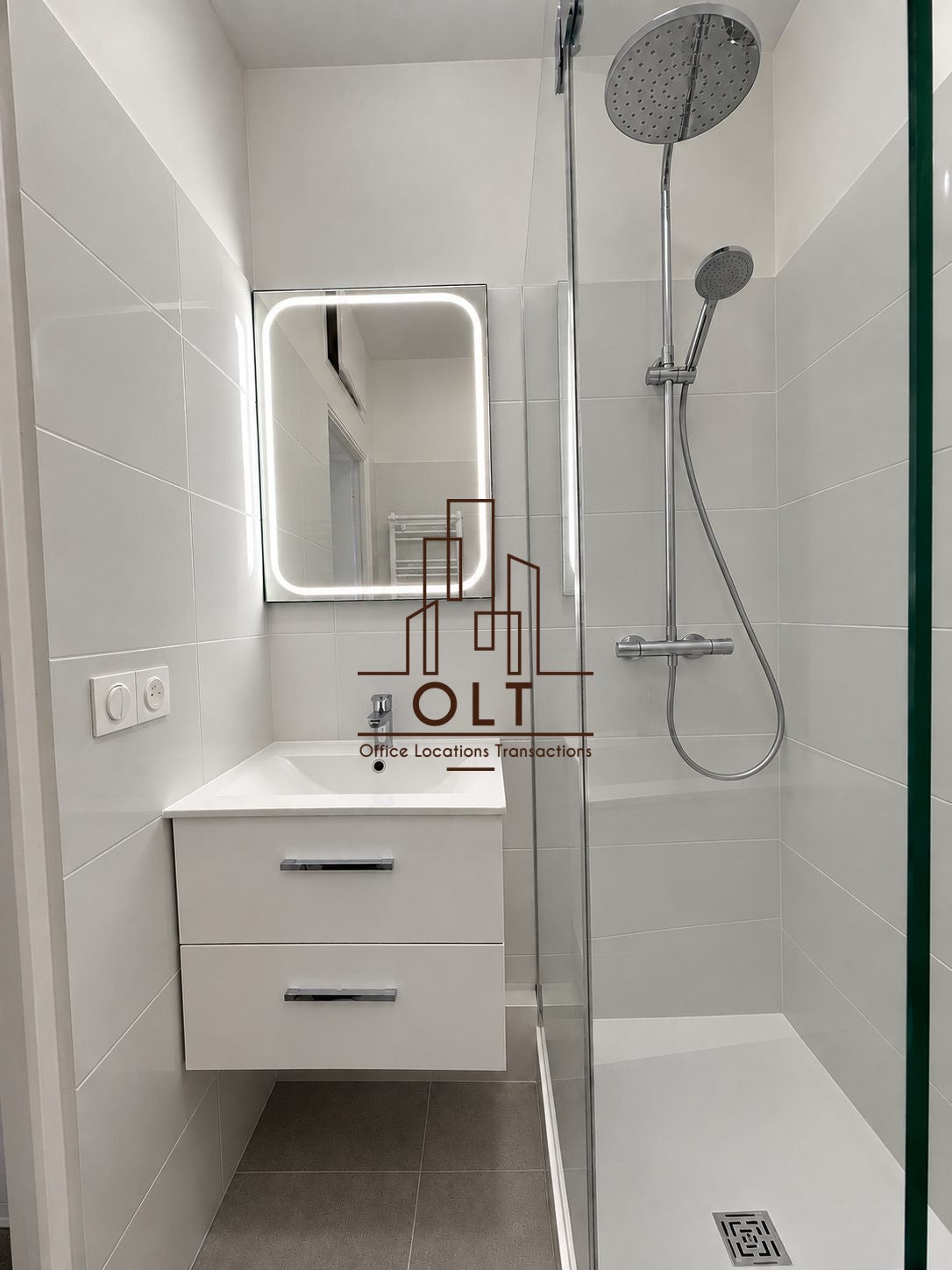 Flat Rue Rouget de Lisle in Suresnes