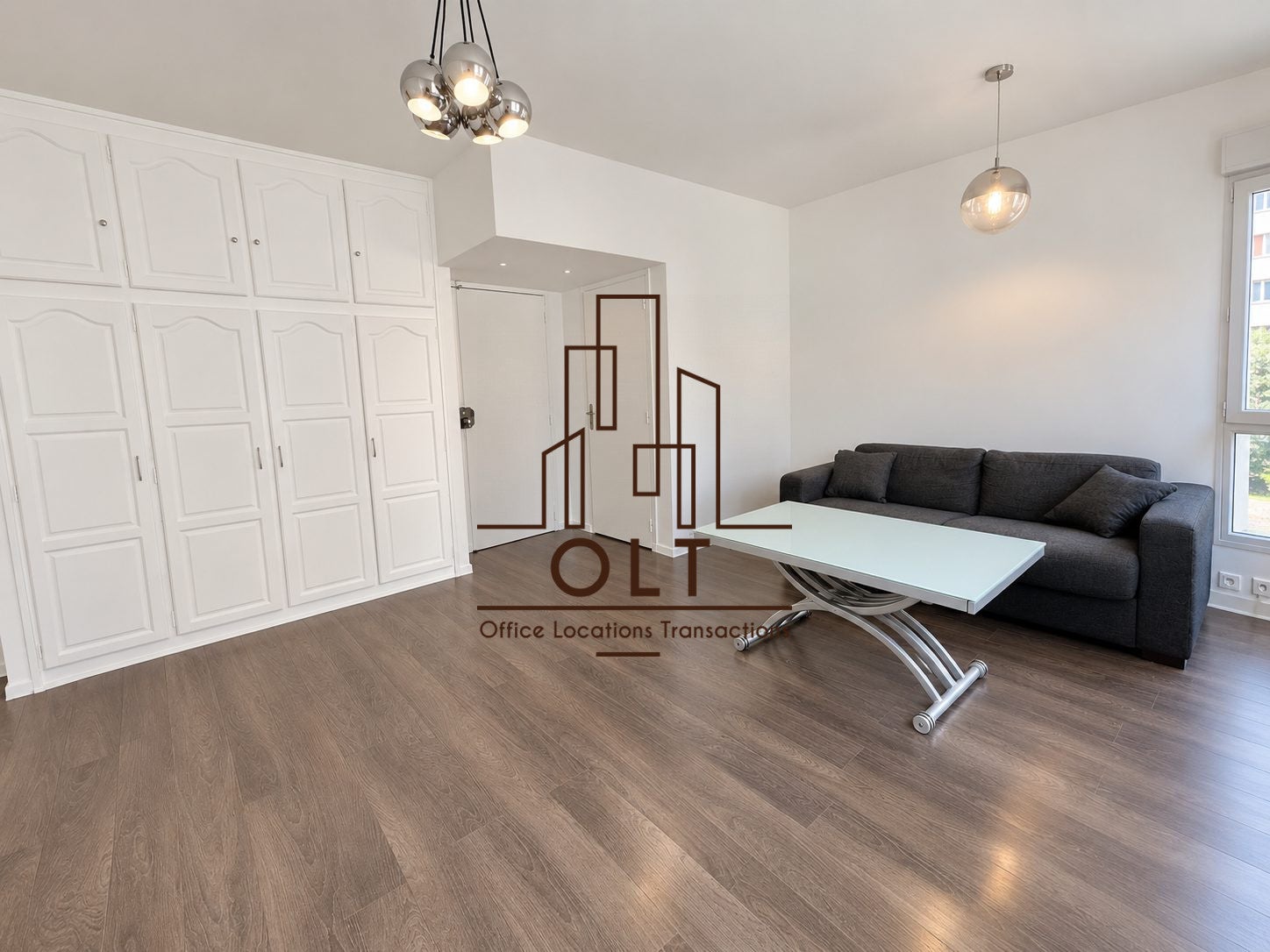 Flat Rue Rouget de Lisle in Suresnes