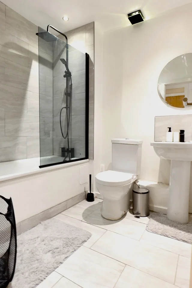 Room Welland Street in Greater London