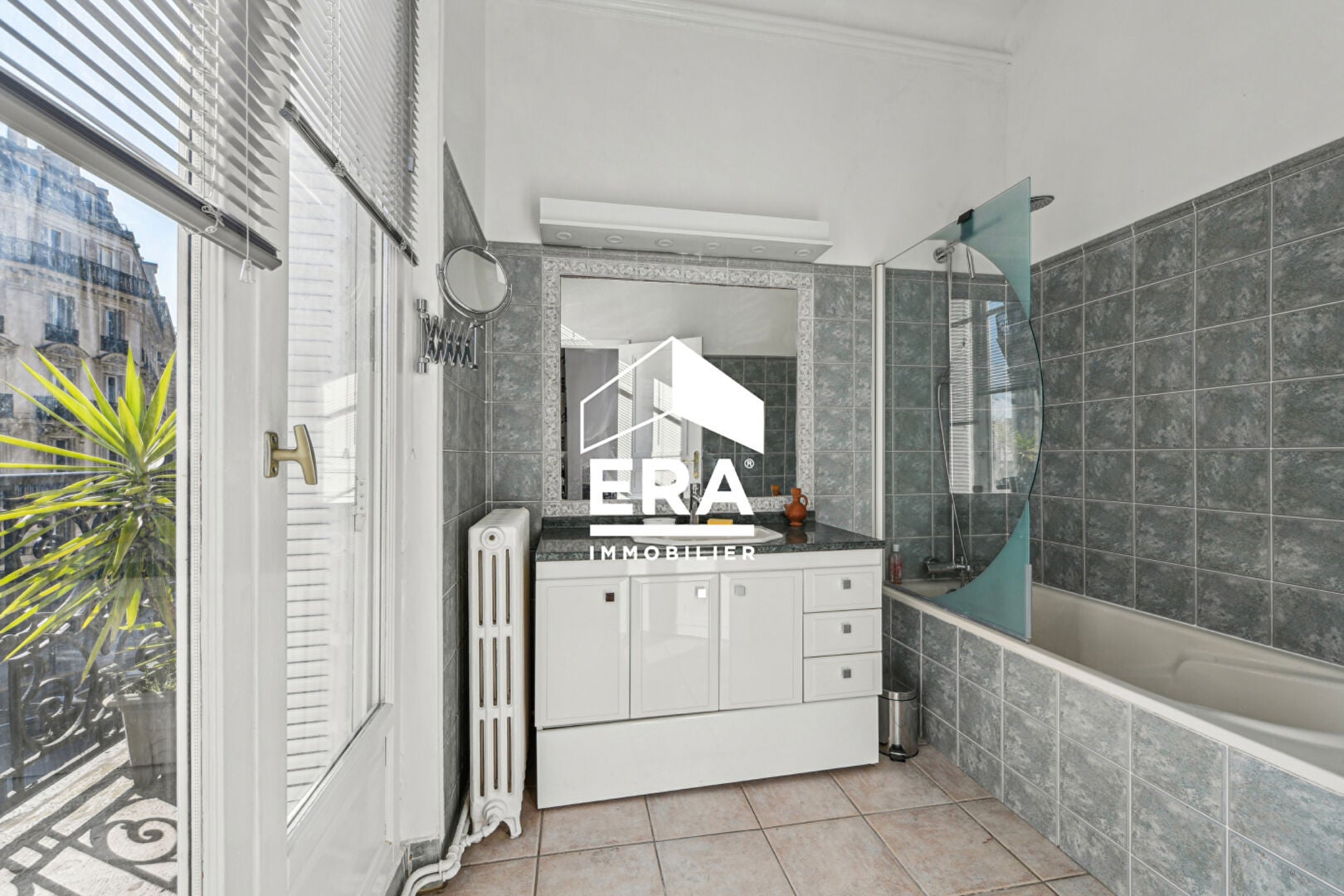 Flat Rue de Constantinople in Paris