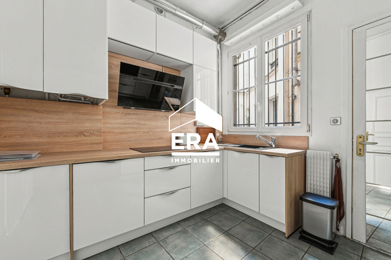 Flat Rue de Constantinople in Paris