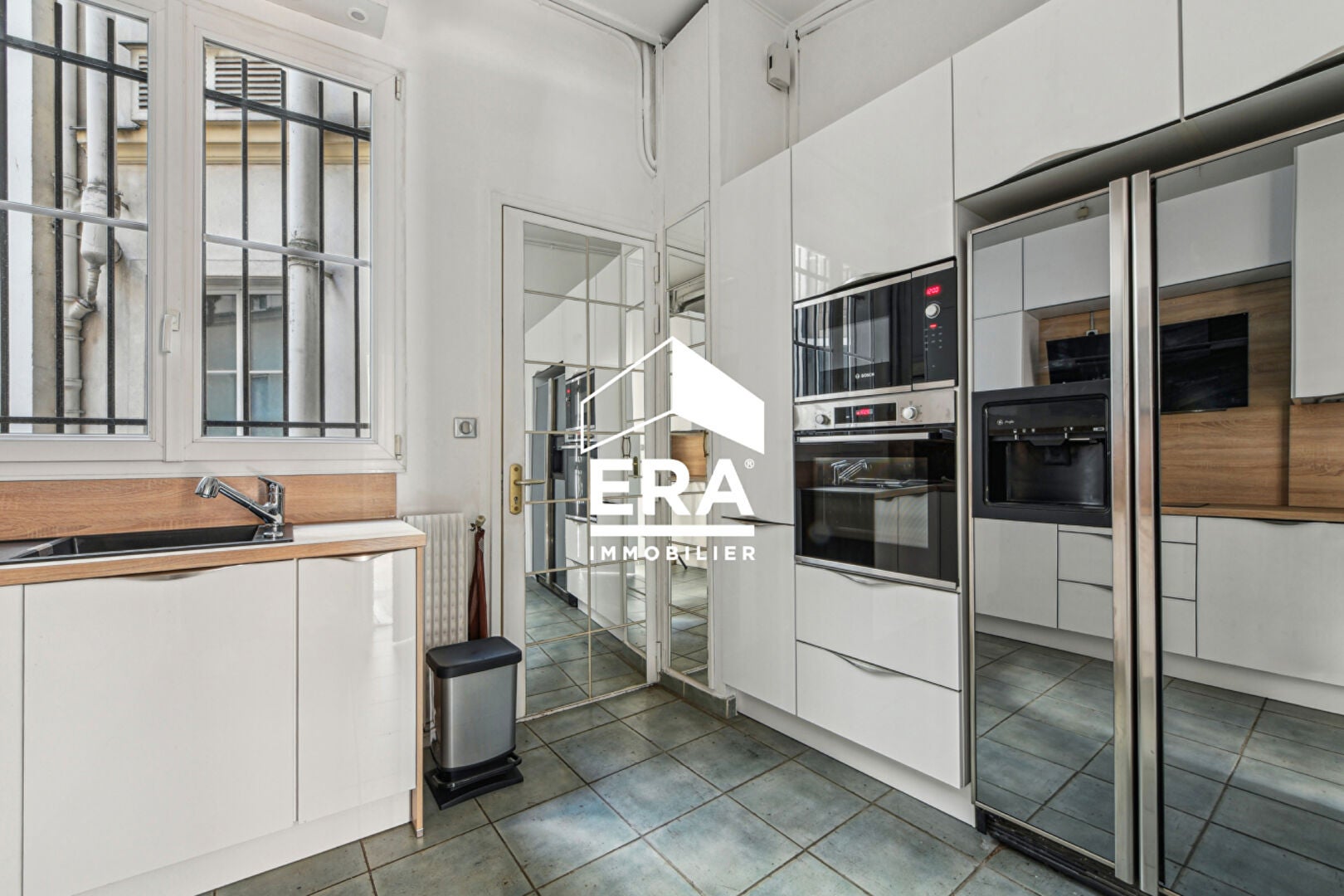 Flat Rue de Constantinople in Paris
