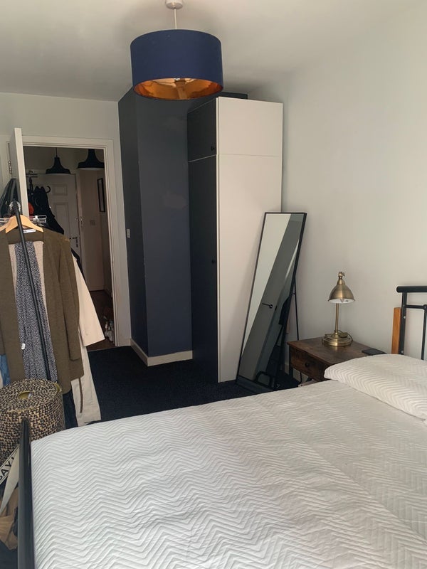 Flat Morris Road in Greater London