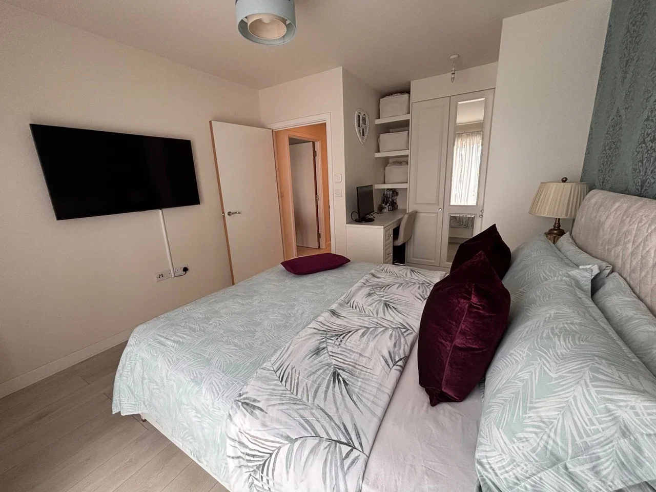 Flat Bittacy Hill in Greater London