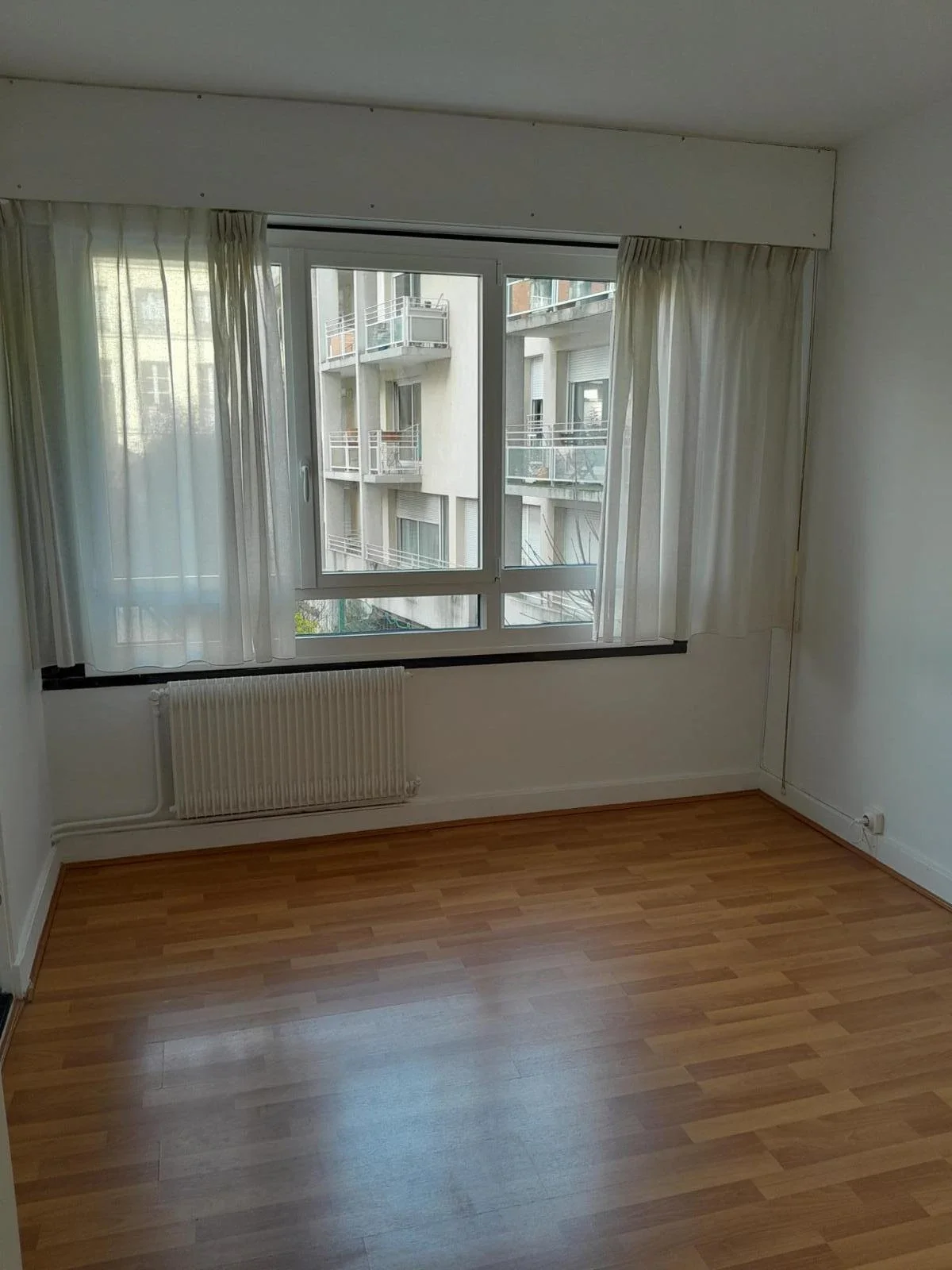 Flat Rue Jules Vallès in Paris