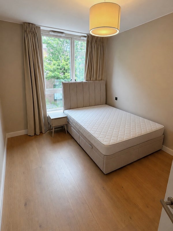 Room Copperworks Wharf in Greater London