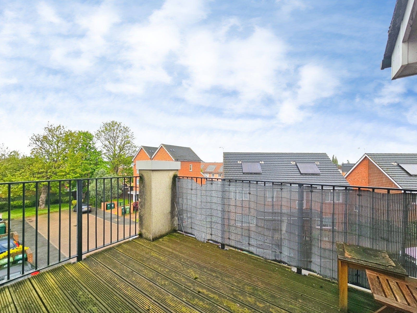 Flat Shaw Close in Borough of Spelthorne