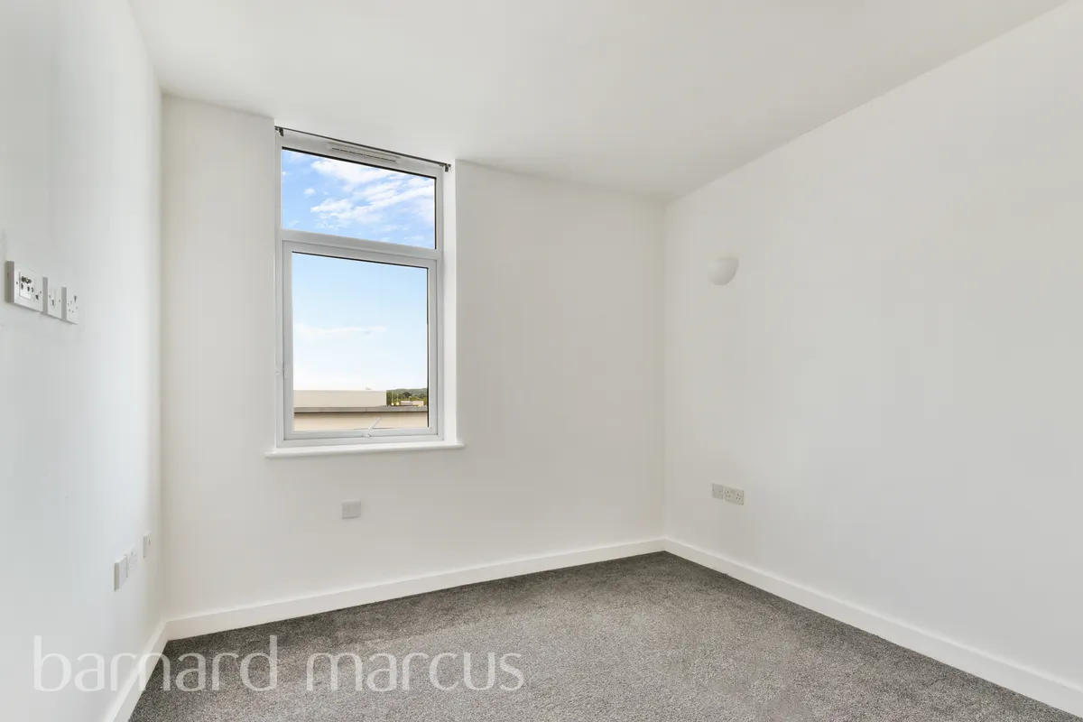 Flat Kingsway in Greater London