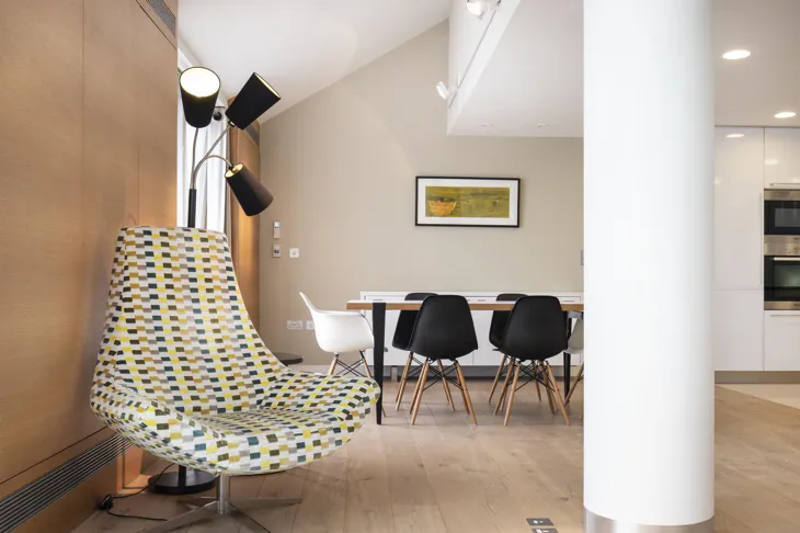 Flat Kingsway in City of Westminster