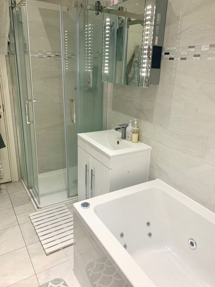 Flat Carswell Road in Greater London